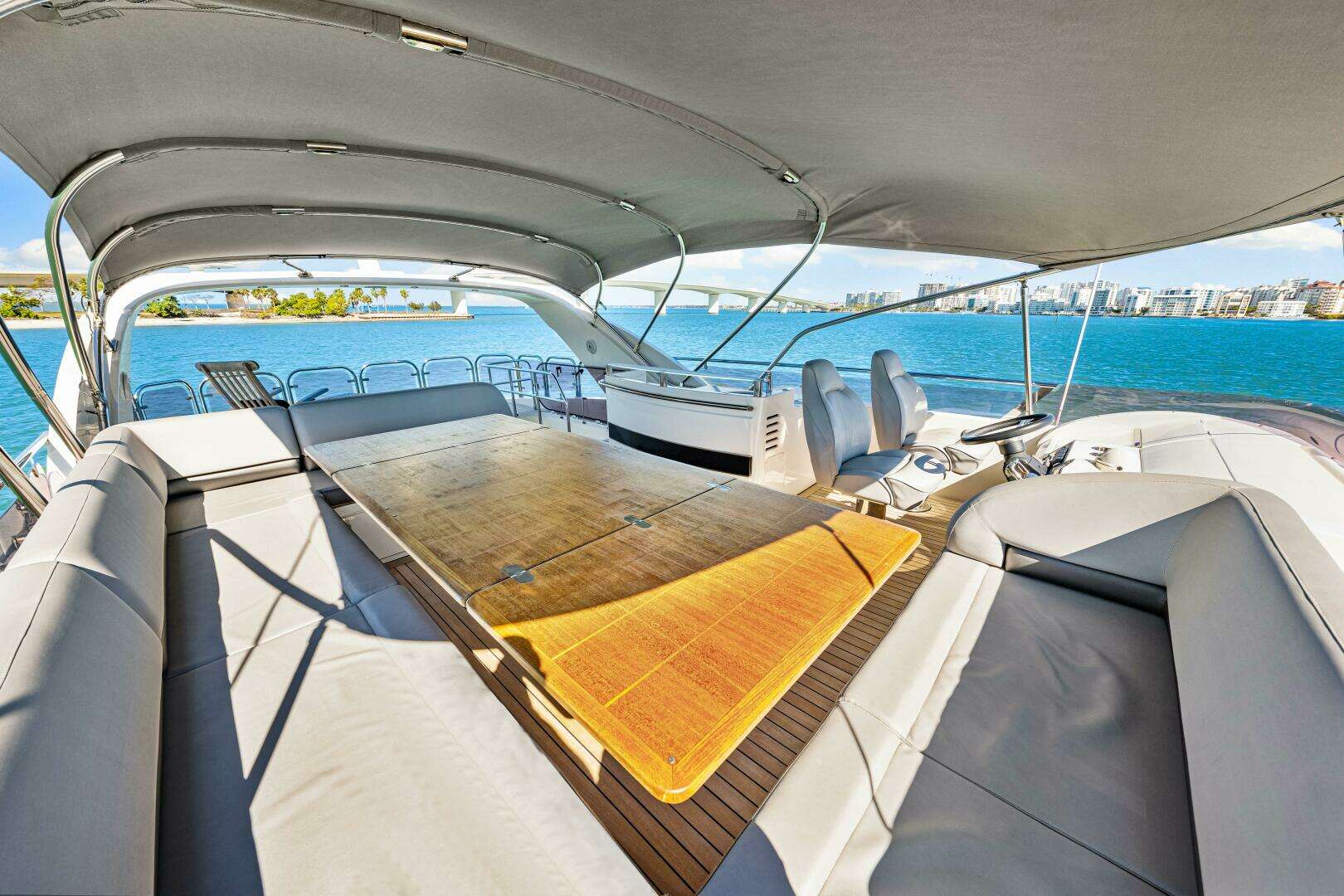 2014 Princess Y72 - Image 105