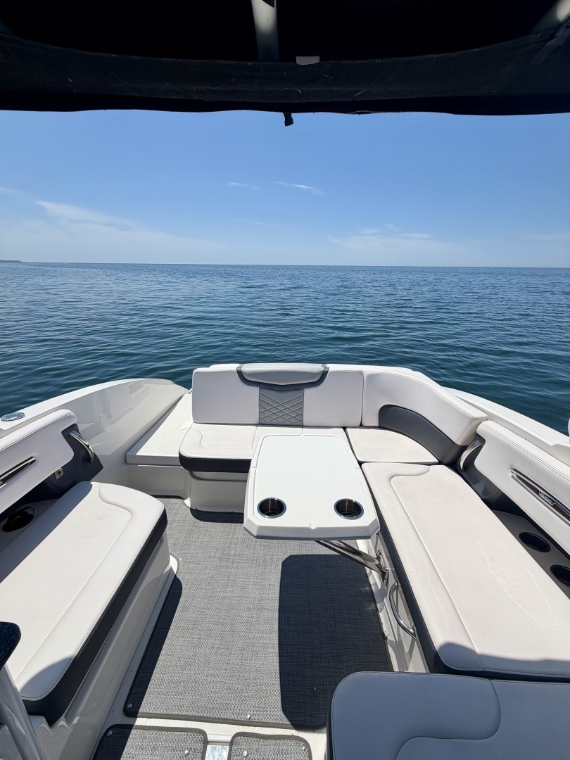2018 Chaparral 307 - Image 5