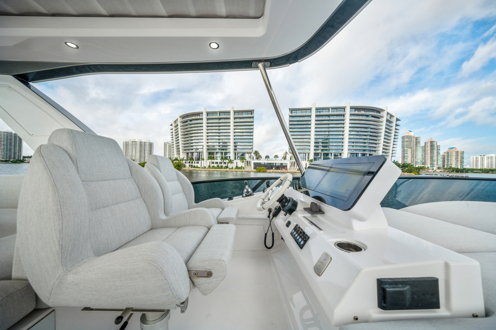 2023 Azimut 53 FLY - Image 52