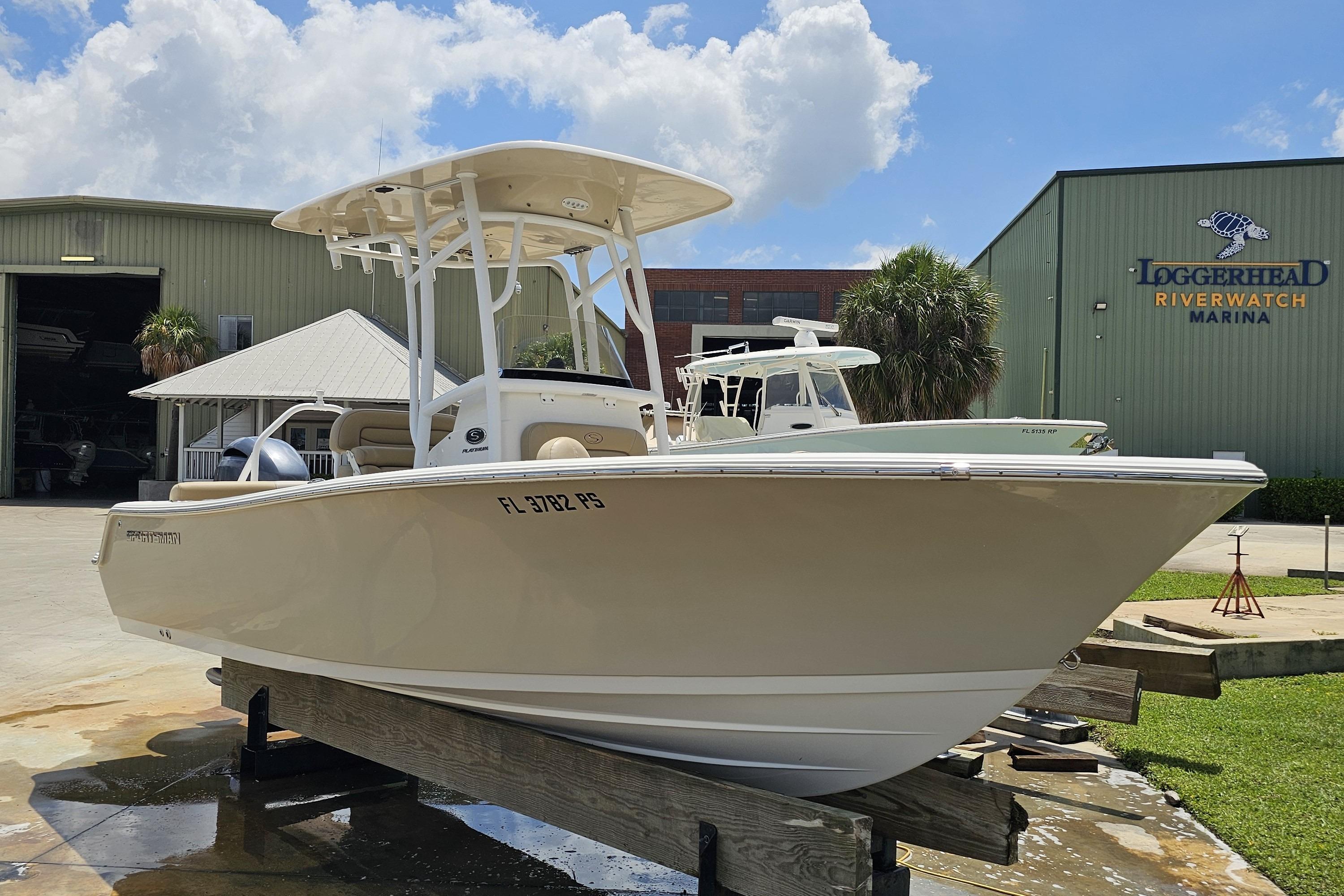 2014 Sportsman Heritage 211 Center Console