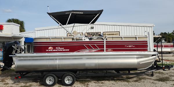 2023 Sun Tracker Party Barge 22 XP3