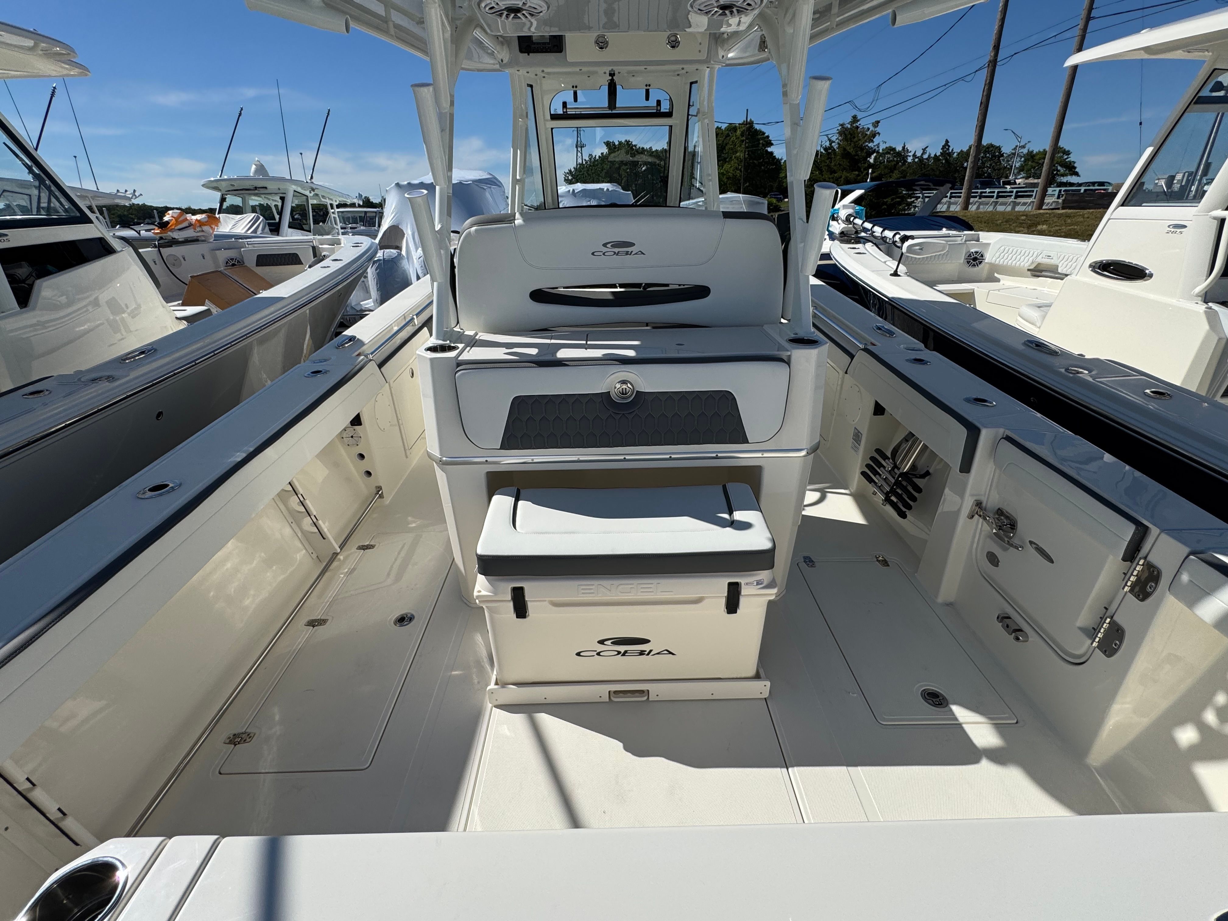 2026 COBIA 305 CC - Image 31