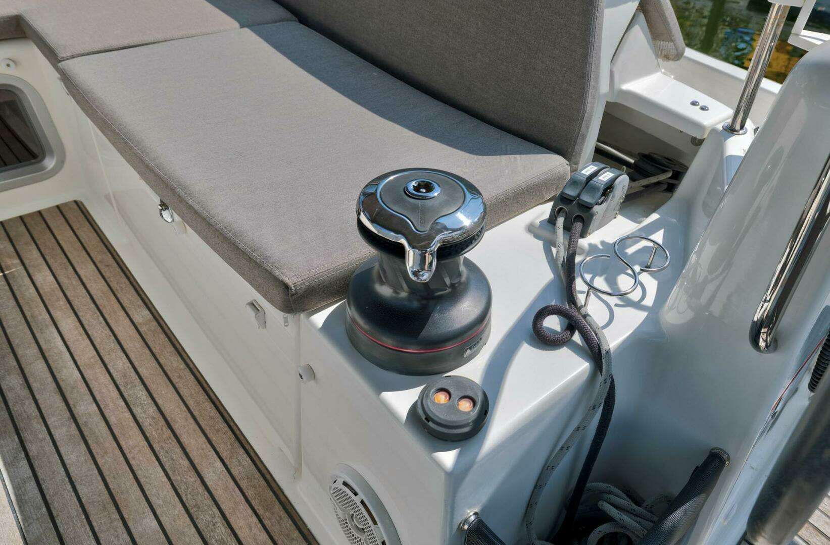 2021 Jeanneau 440 - Image 32