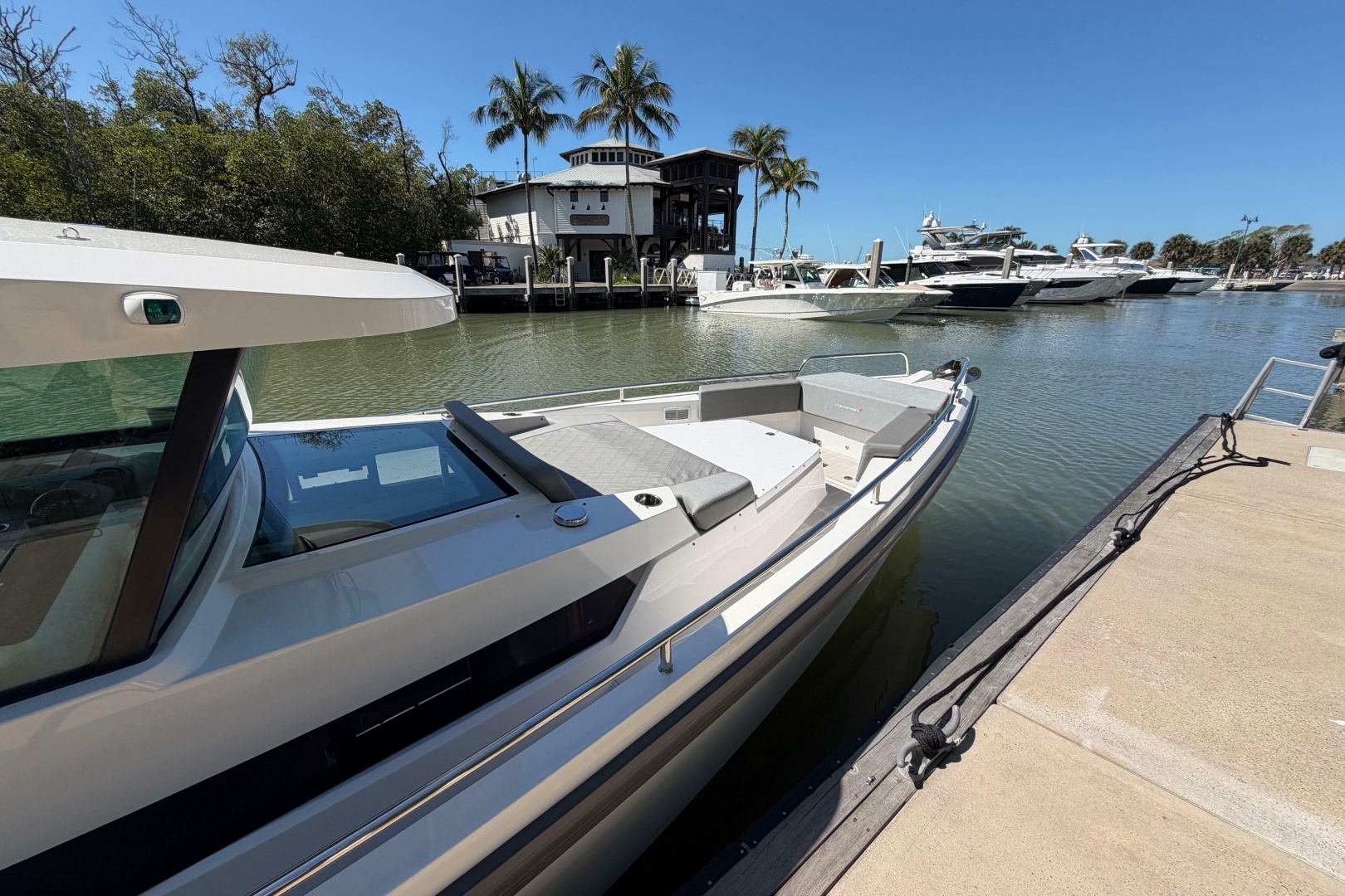 2018 Axopar 37 Cabin - Image 7