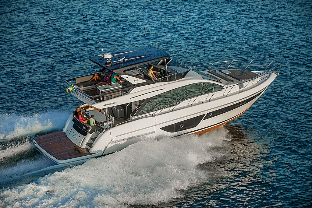 Luxury yacht Schaefer 600 from 2027 cruising on the sea.