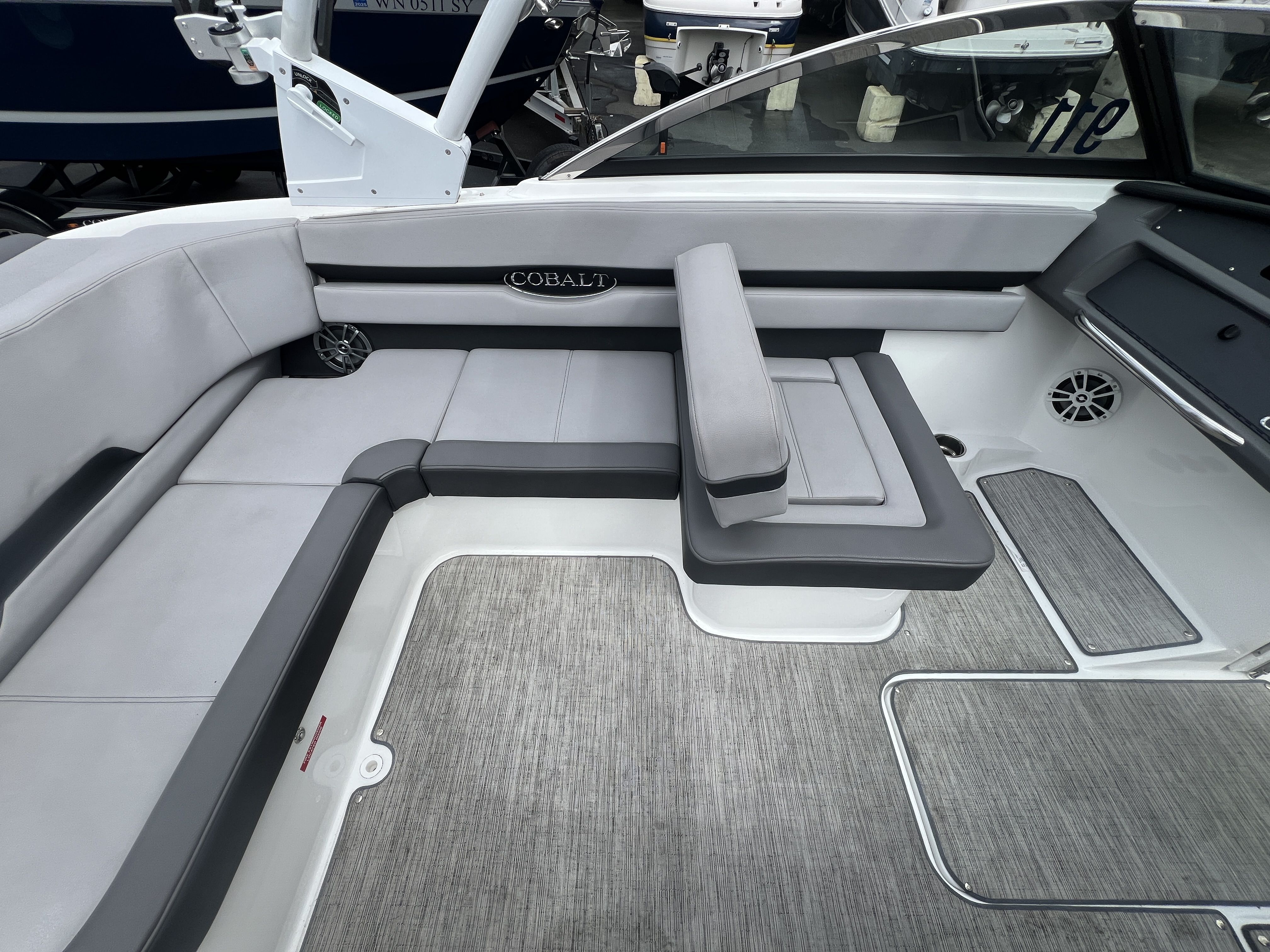 2023 Cobalt CS23 Surf - 10