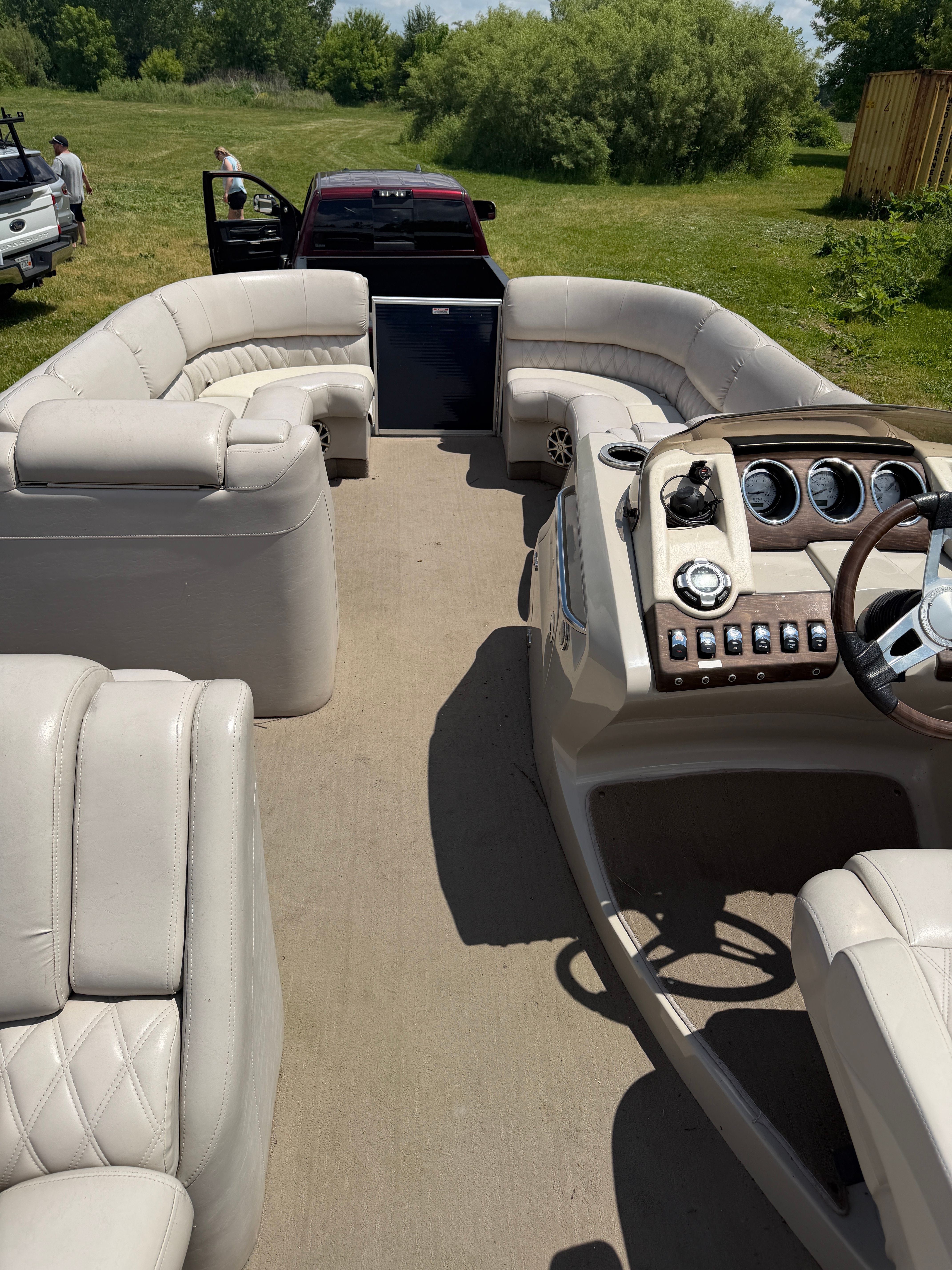 2014 Bennington 2350 RCL - 9