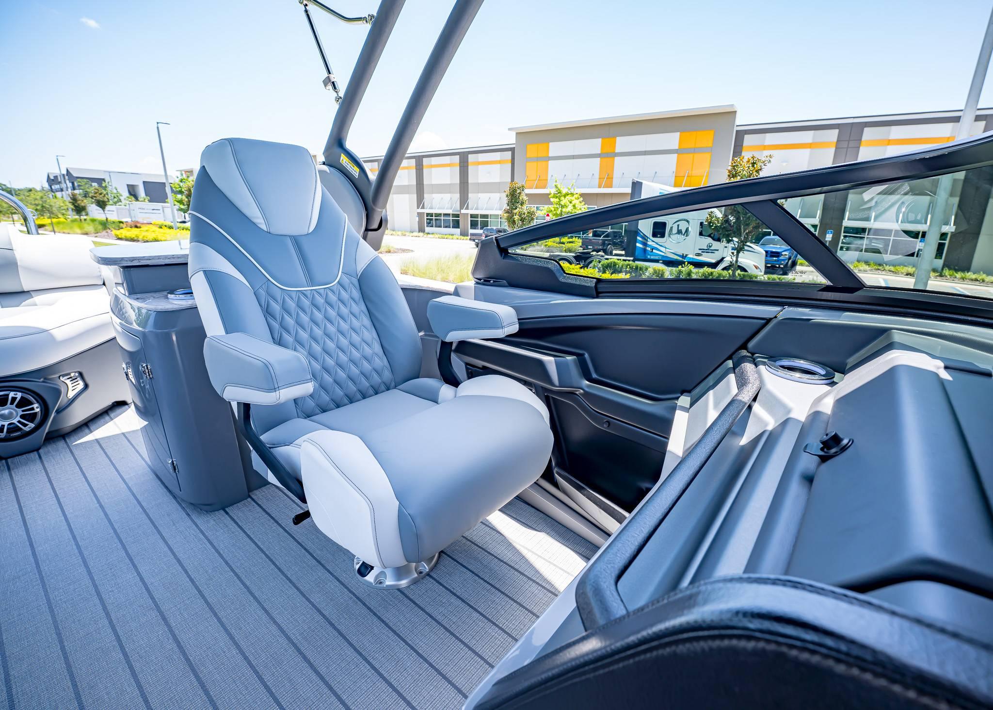 2025 Tahoe Pontoon Grand Tahoe LTD Elite Windshield - 18