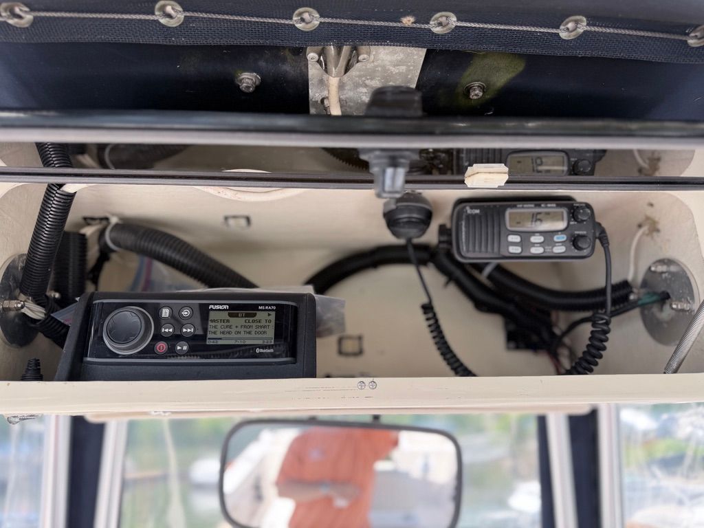 Interior view of a 1999 Grady-White Fisherman 222 boat.