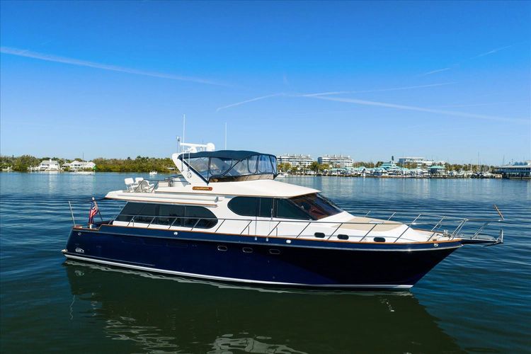 2000 Ocean Alexander Pilothouse