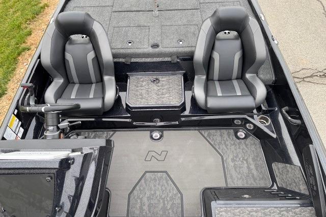 2026 Nitro Z21 XL Pro boat interior with dual seats and sleek design.