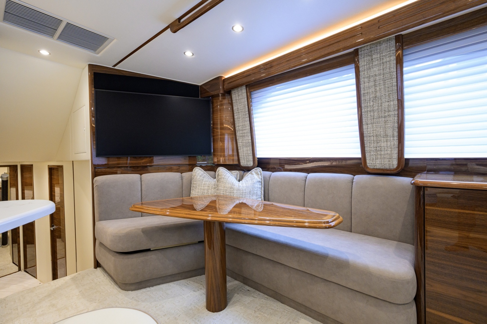 2024 Viking 54 Convertible - Image 6