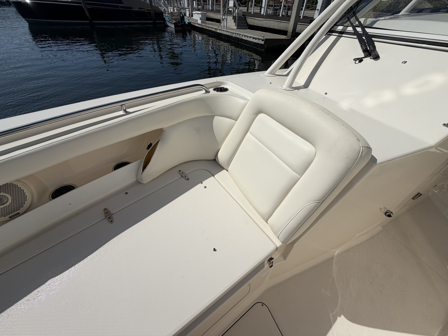 2018 Grady-White Freedom 335 - Image 9