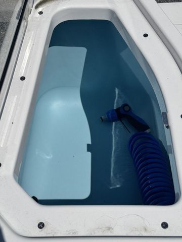 2026 Yamaha Boats 255 FSH Sport E - 32