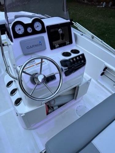 2021 NauticStar 211 Hybrid - 12