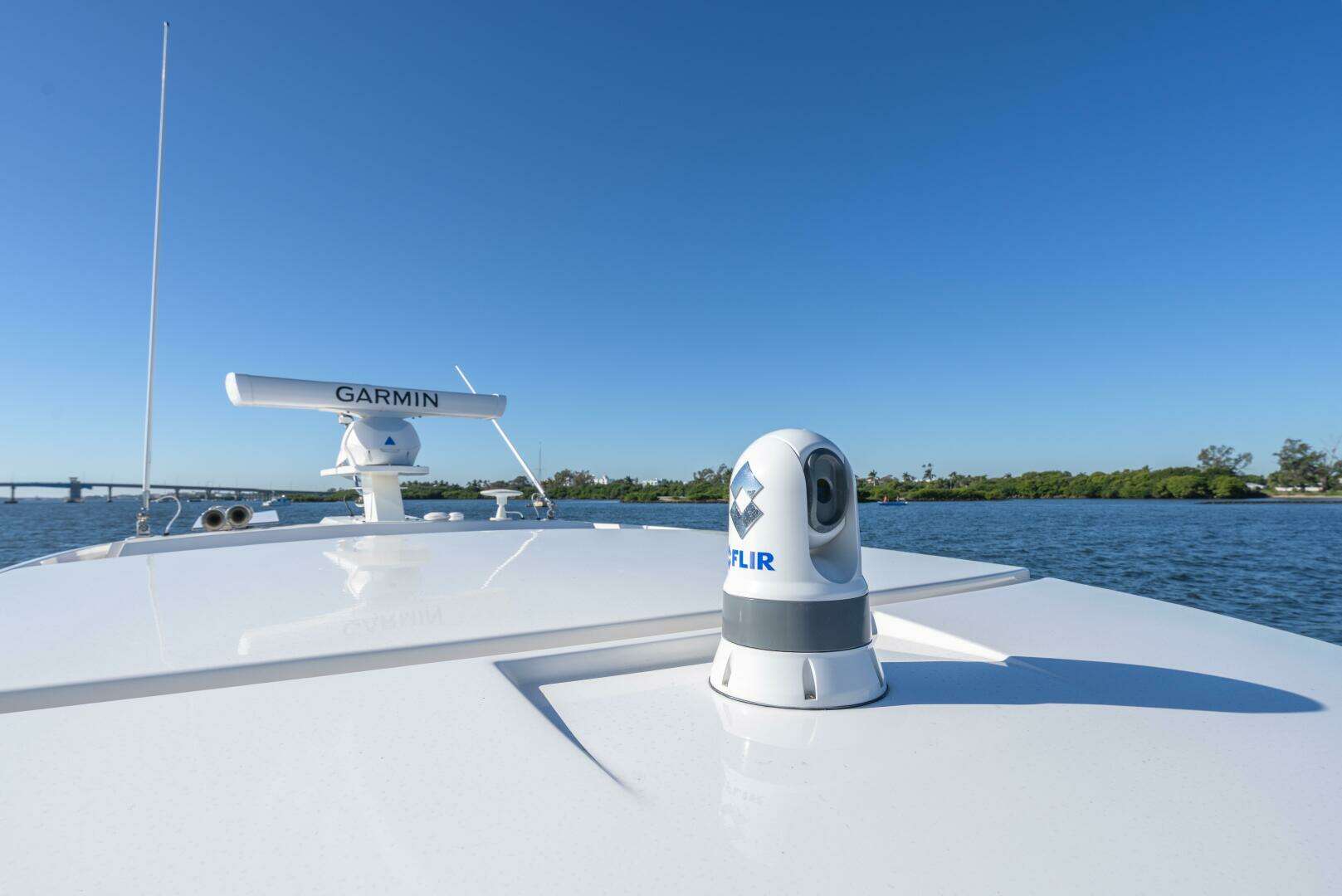 2025 Tiara Yachts 43 LE - Image 7