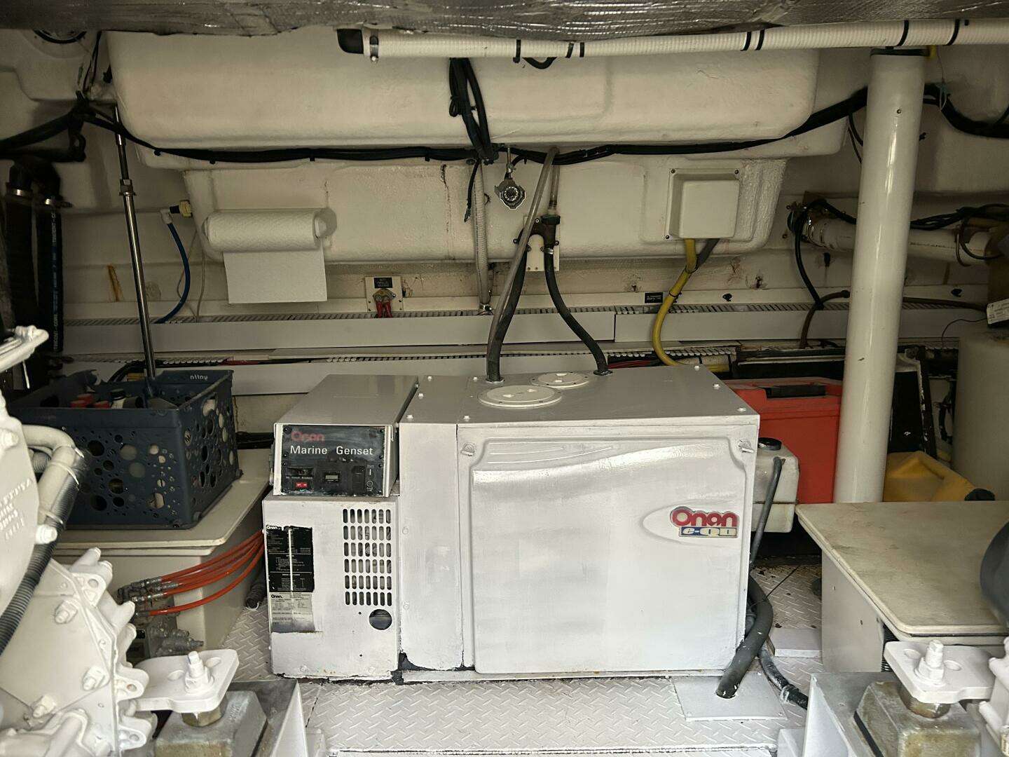 2003 Cruisers Yachts 540 Express - Image 27