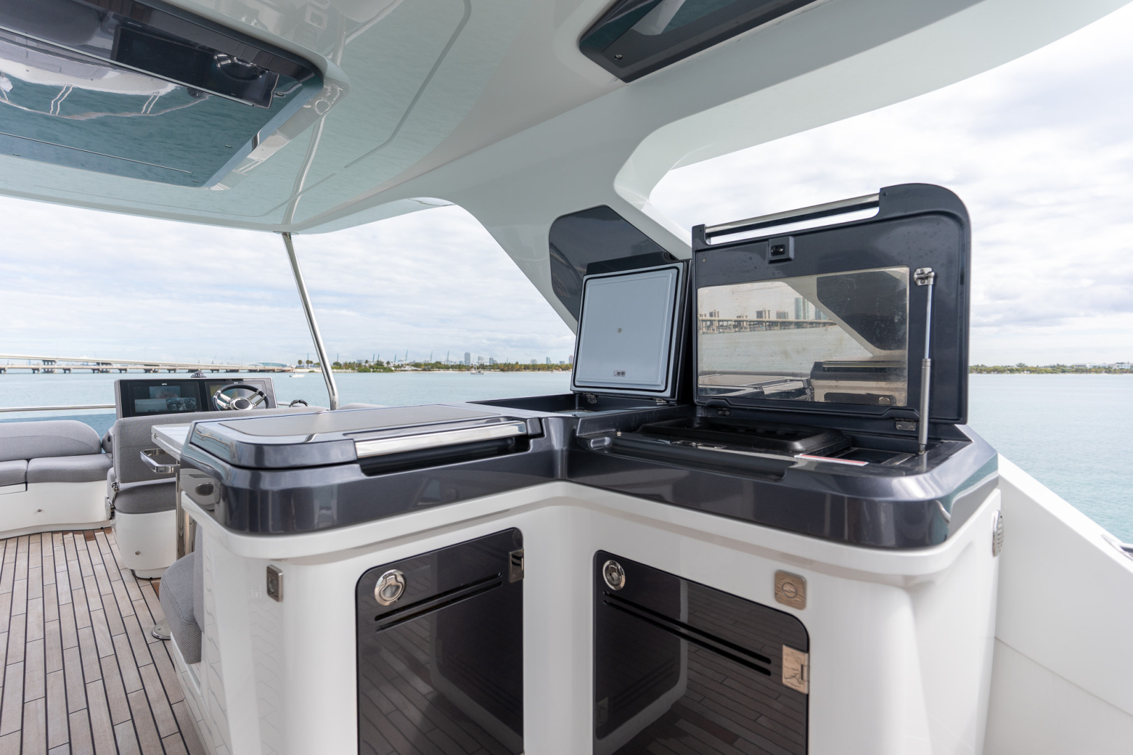 2025 Galeon 560 FLY - Image 60