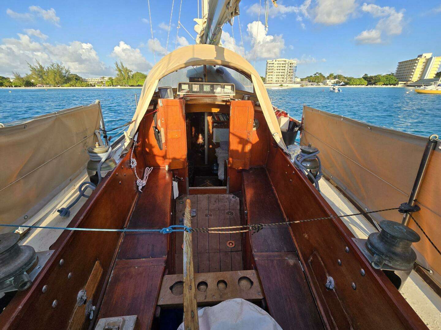 1963 Camper & Nicholsons 36 - Image 8