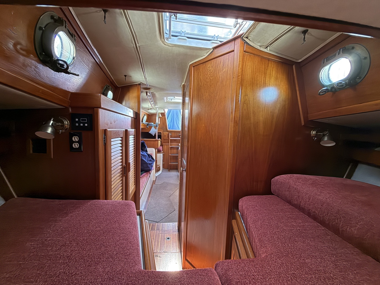 1987 Pacific Seacraft — - Image 35