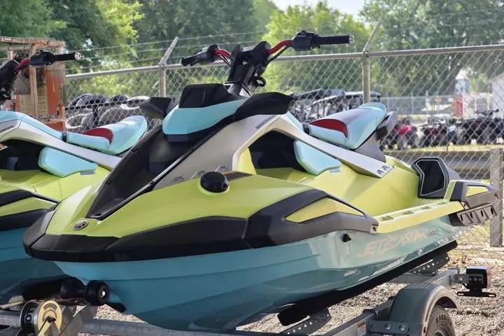 2025 Yamaha WaveRunner JetBlaster PRO 3-Up
