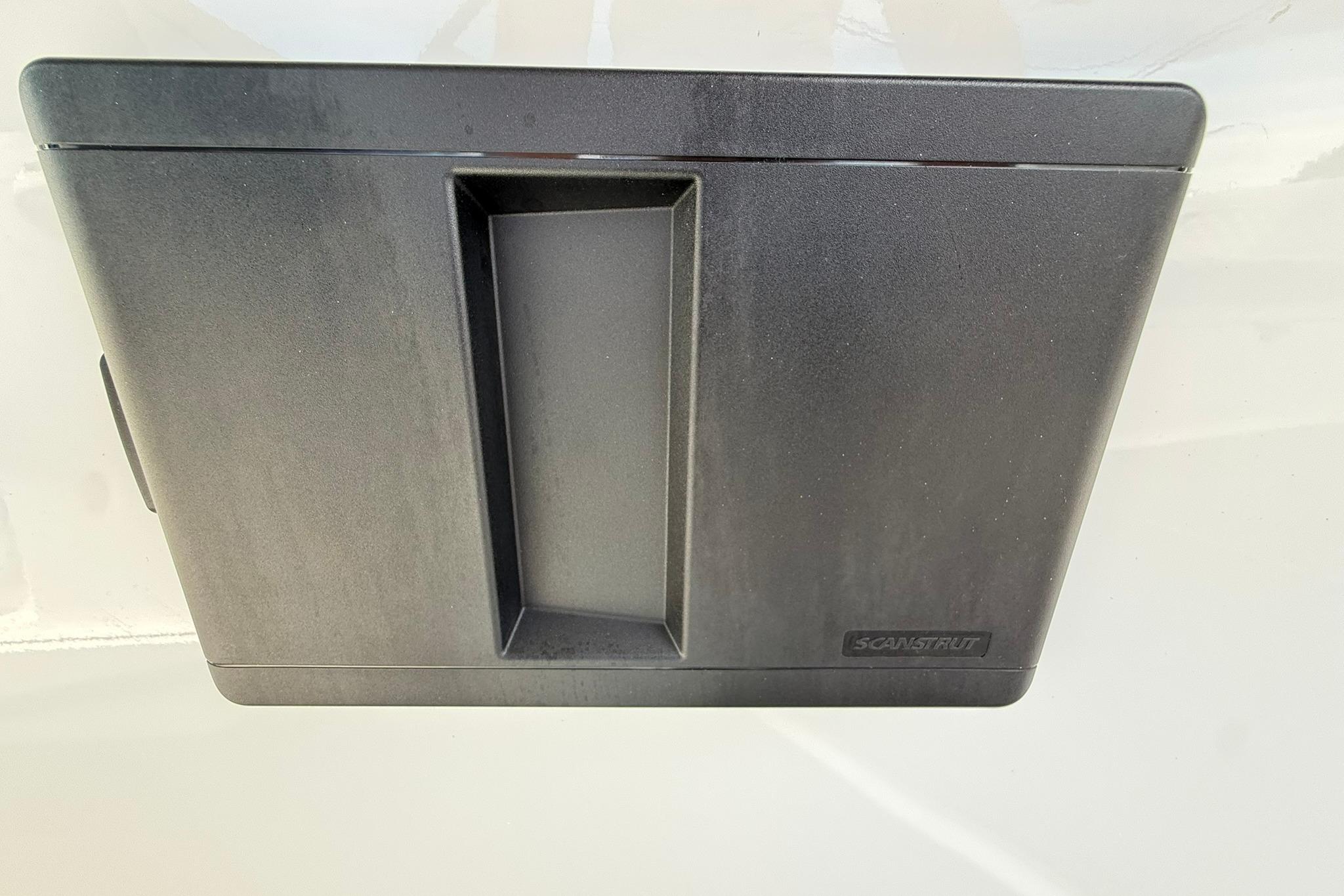 Black Scanstrut panel on 2027 Monterey Elite 30 OB boat.