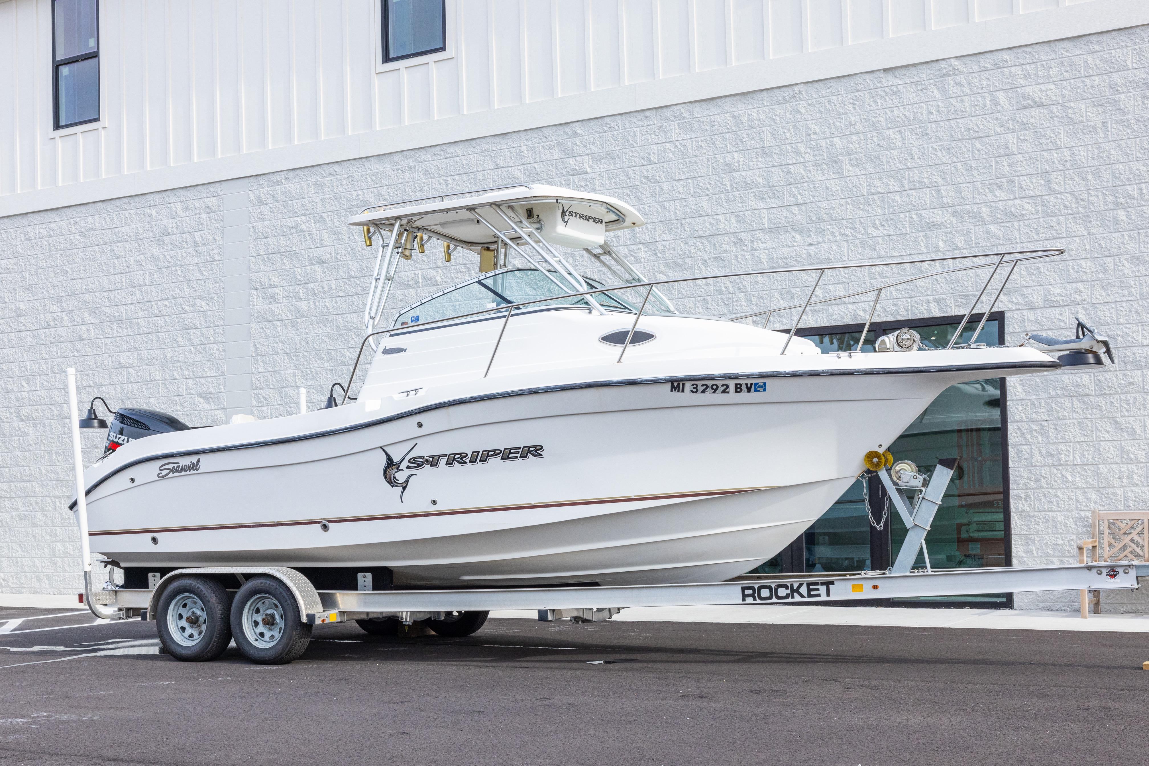 2007 Seaswirl Striper 2301 Walkaround OB