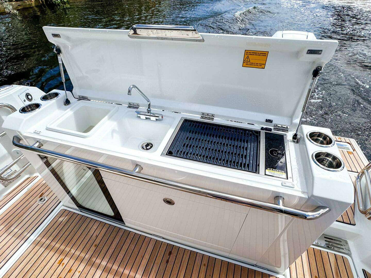 2025 Wellcraft 38 Explorer - Image 14