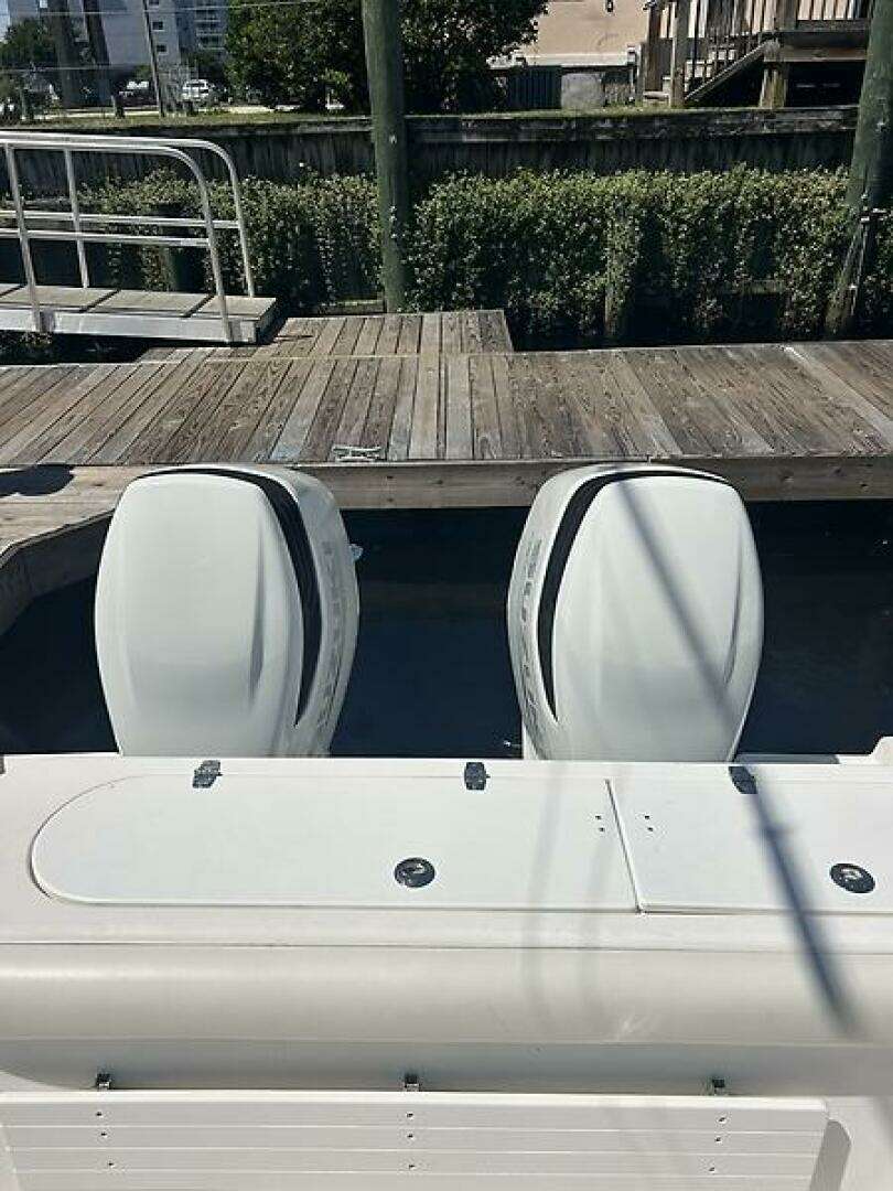 2000 Century 3100 Center Console - Image 4
