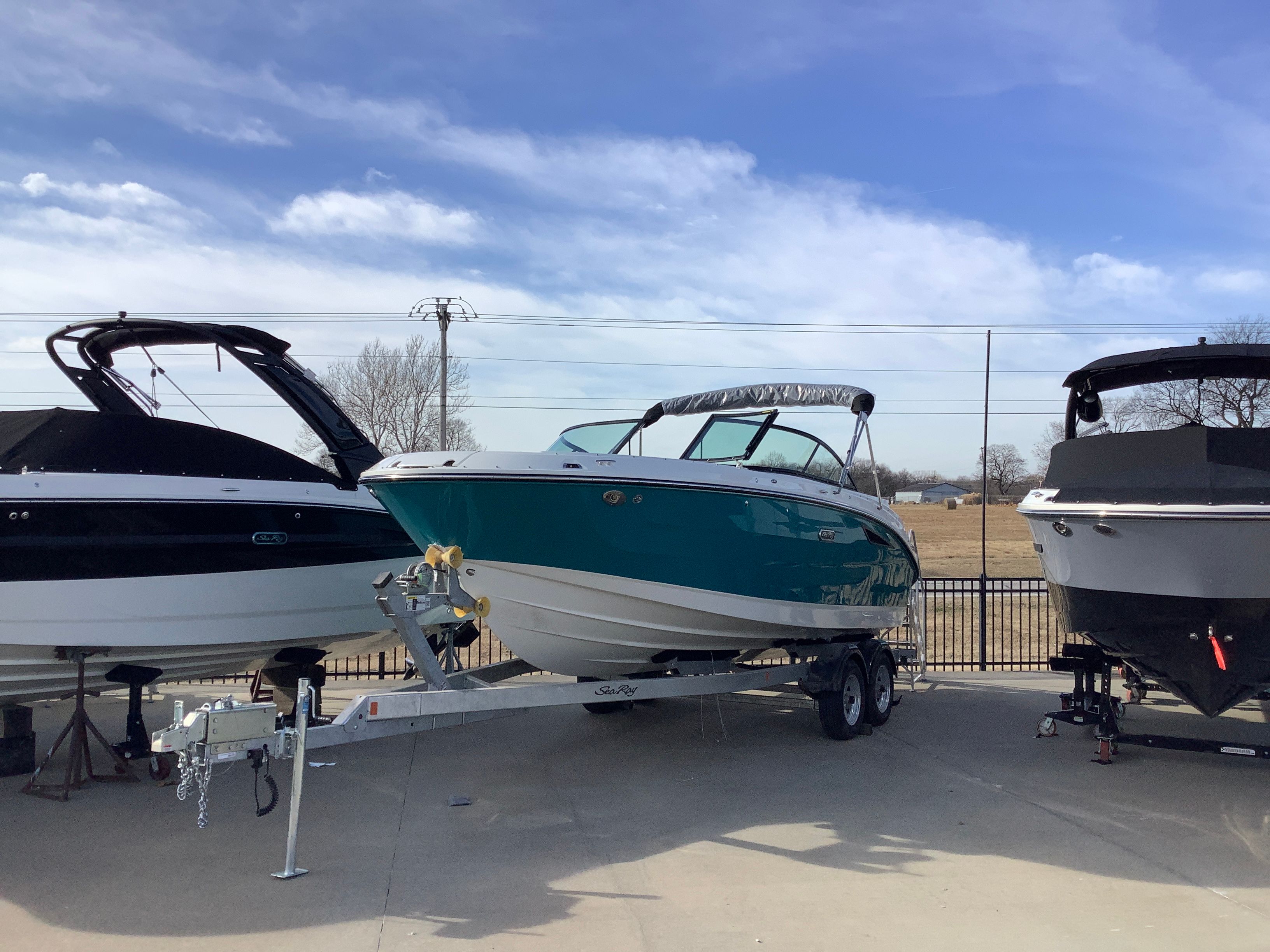 2026 Sea Ray SDX 230