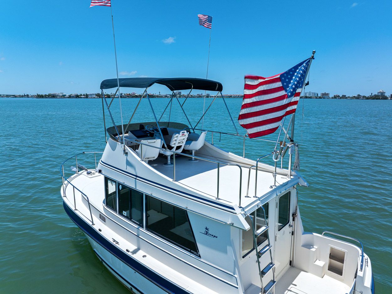 2001 Camano 31 Trawler - 25