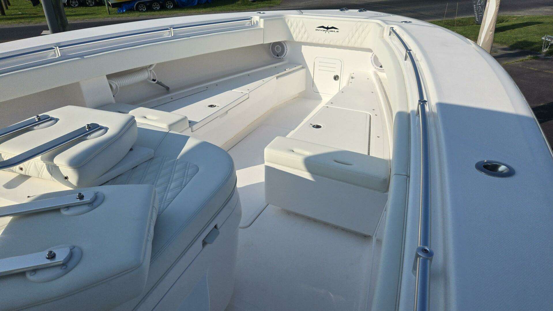 2026 Invincible 39 Open Fisherman - Image 11