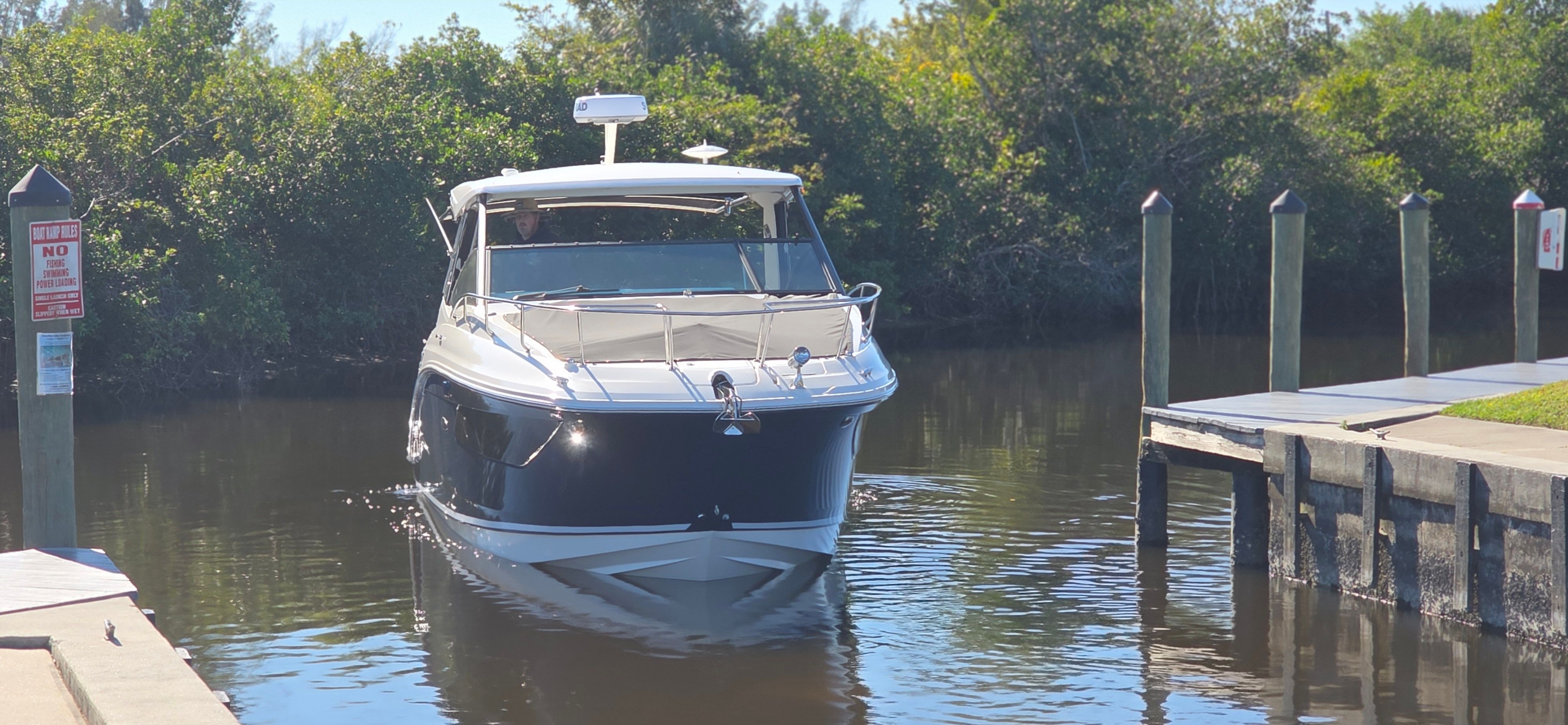 2024 Sea Ray Sundancer 320 Outboard - 3
