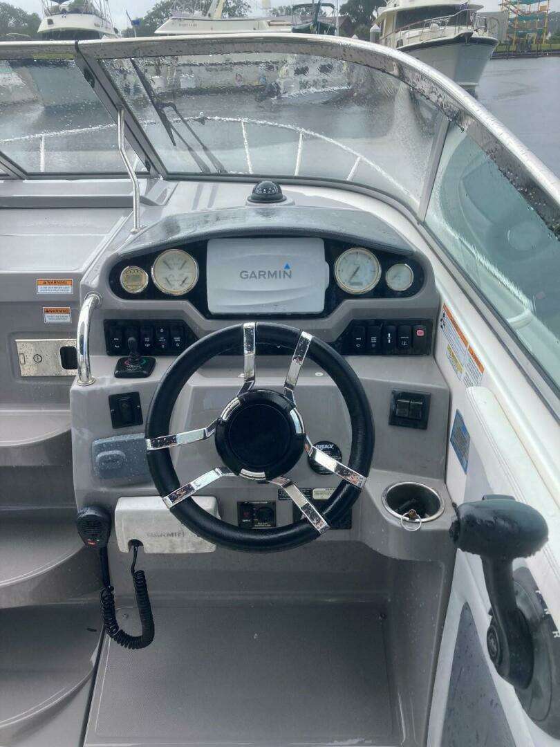 2015 Regal 28 Express - Image 4