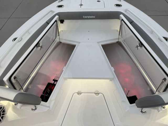 2026 Everglades 253 Center Console - 42
