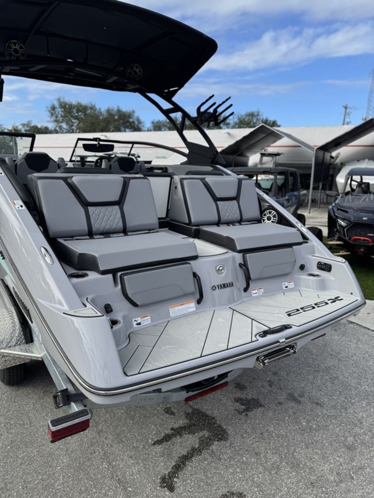 2026 Yamaha Boats 255XD - 7