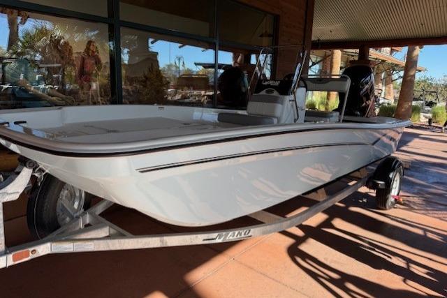 2026 Mako Pro Skiff 17 CC