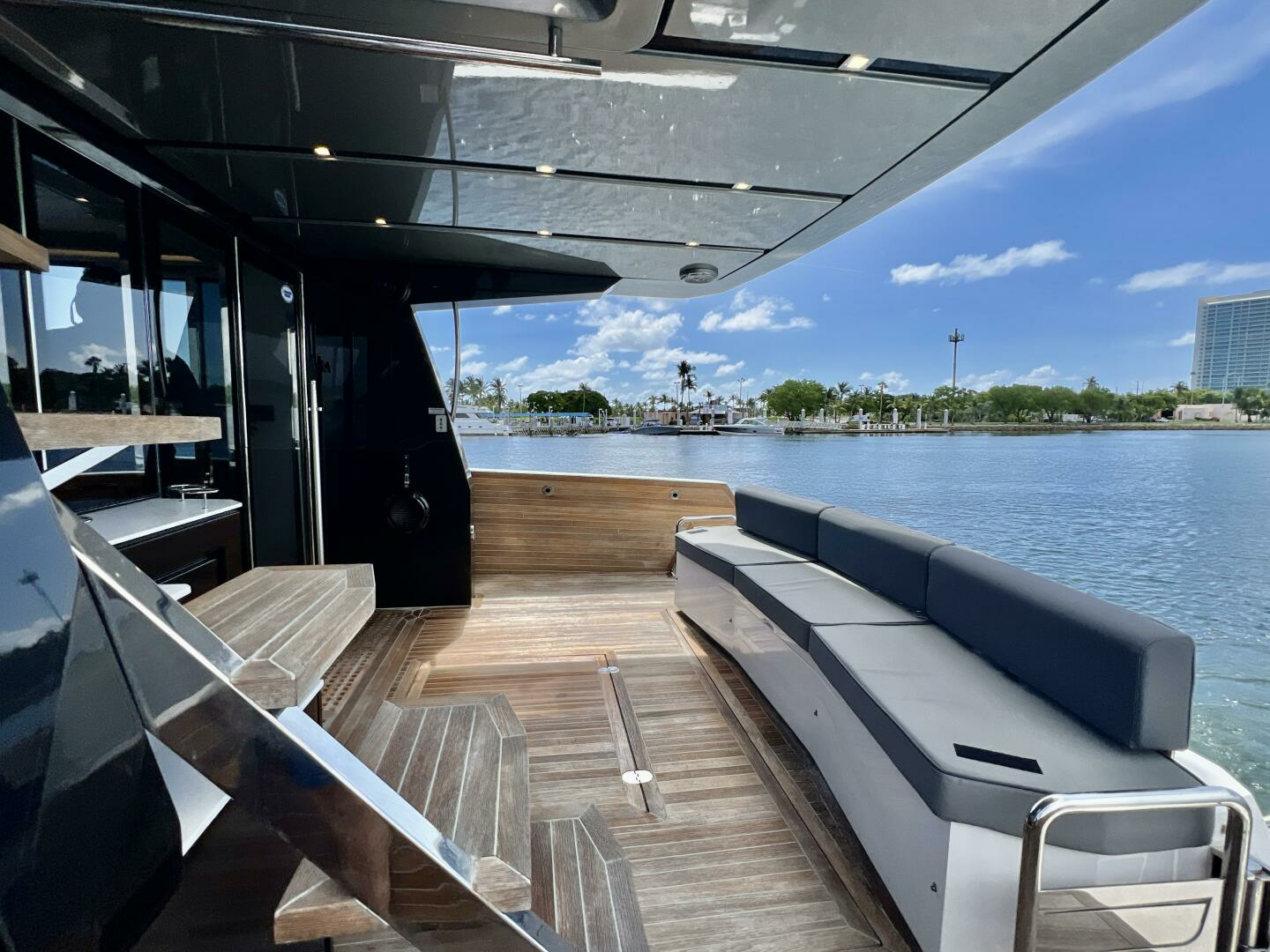 2022 Okean Flybridge 50 - Image 32