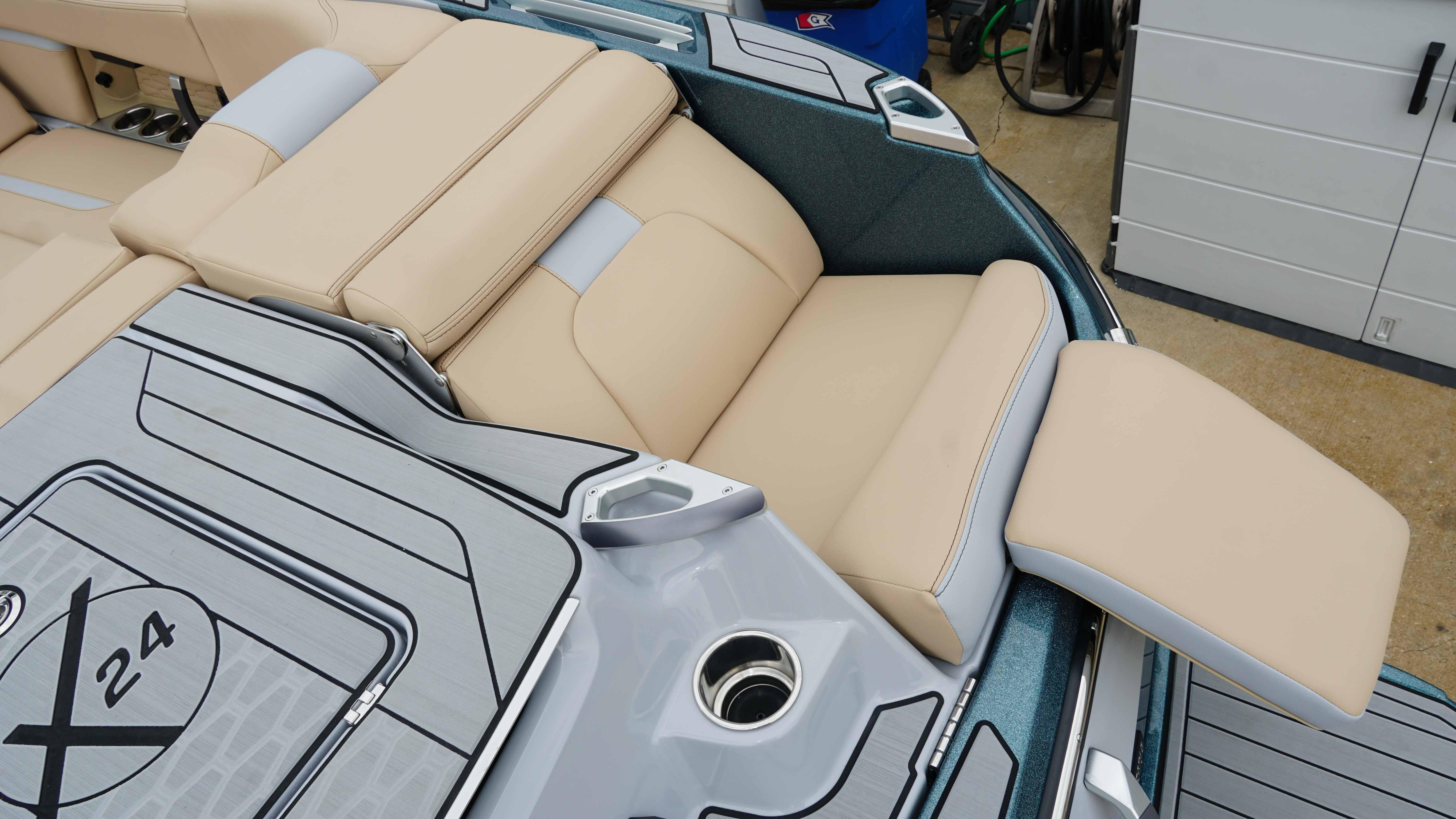 2025 MasterCraft X24 - 7