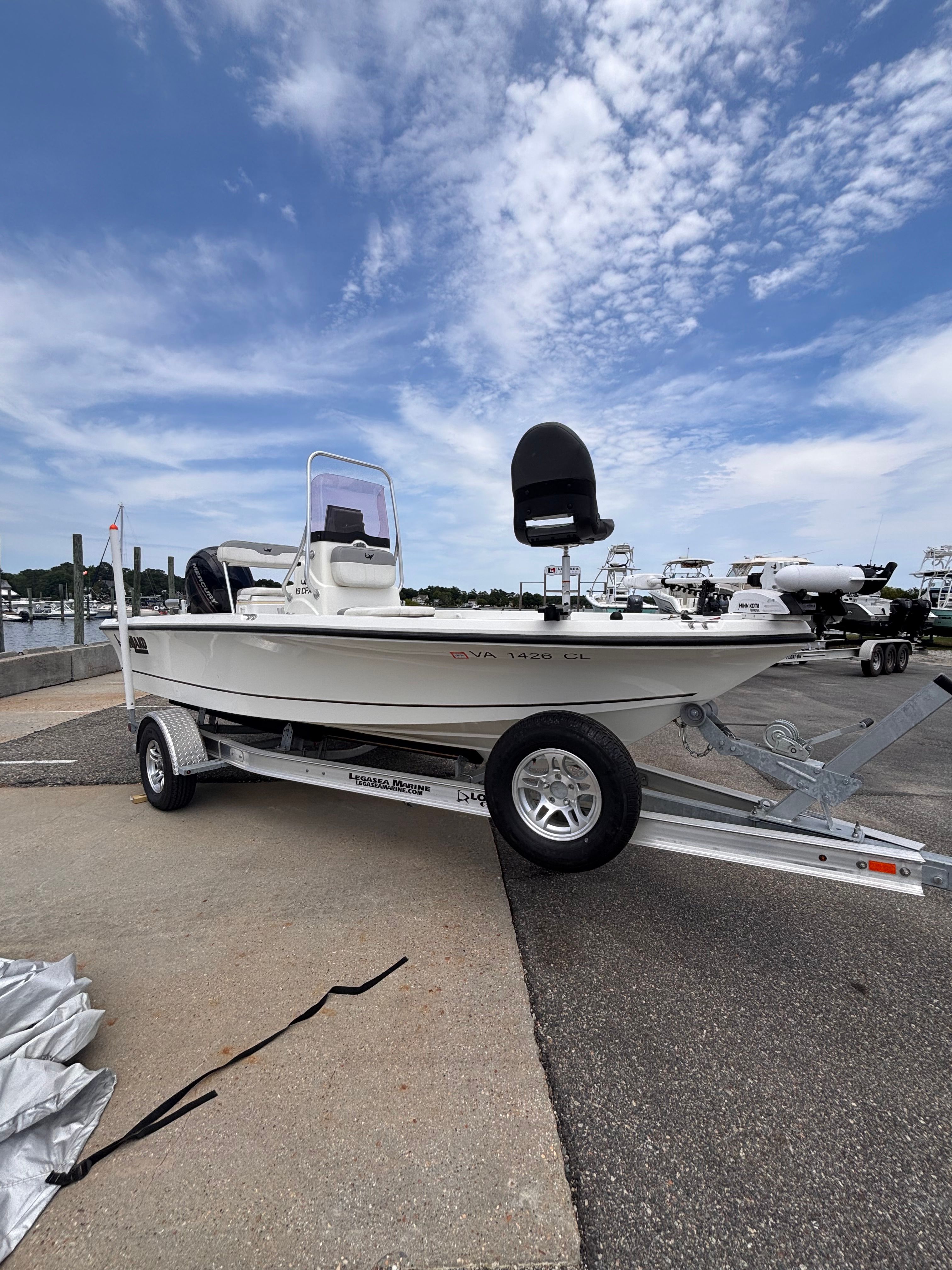 2019 Mako CPX 19