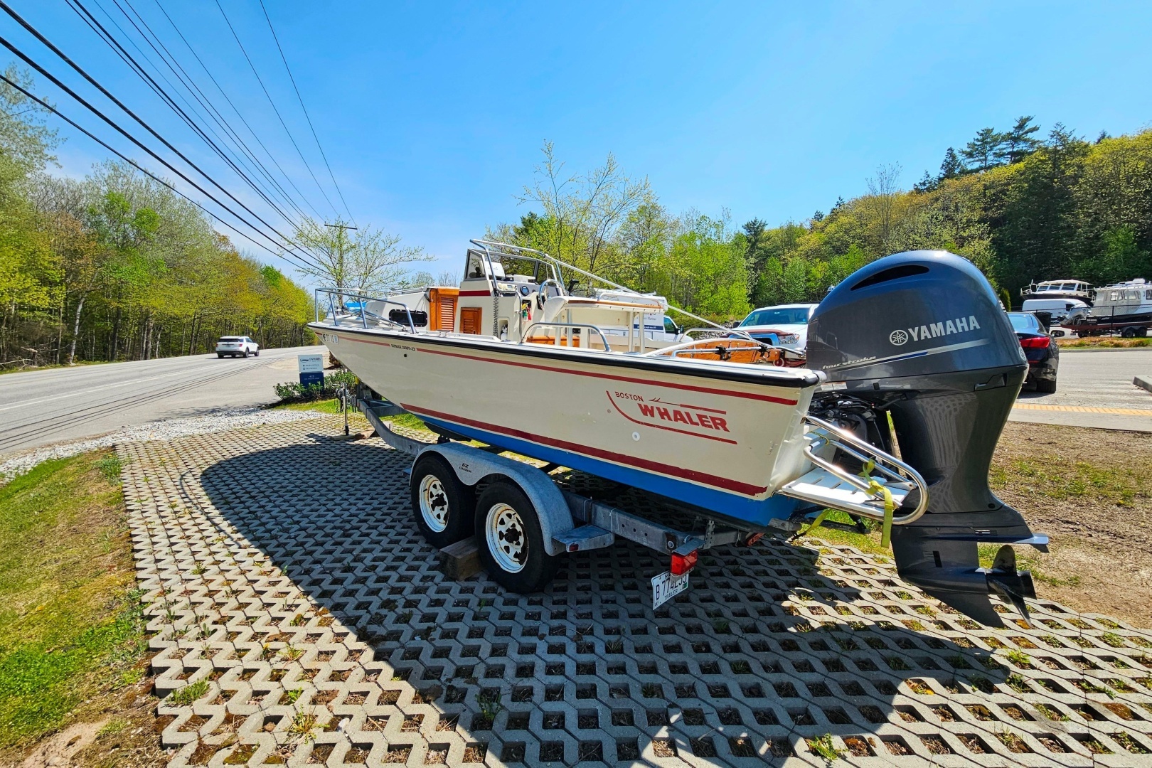 1990 Boston Whaler Outrage Cuddy - Image 4