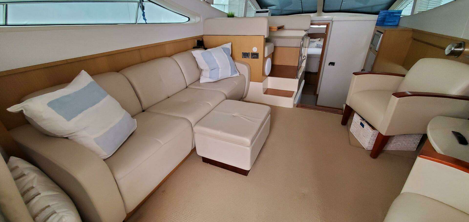 2012 Sea Ray 450 Sedan Bridge - Image 8