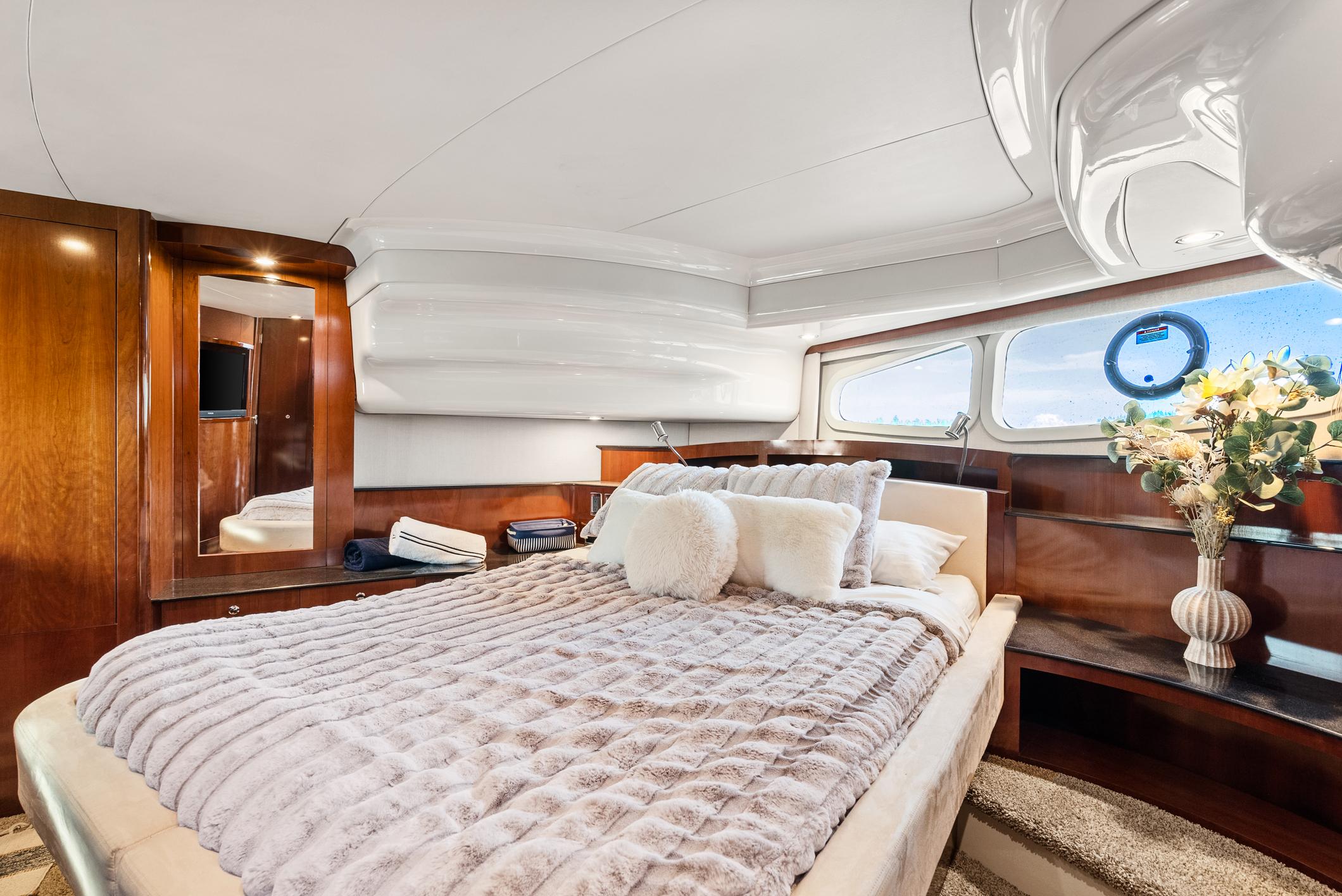 2012 Meridian 541 Sedan - 53