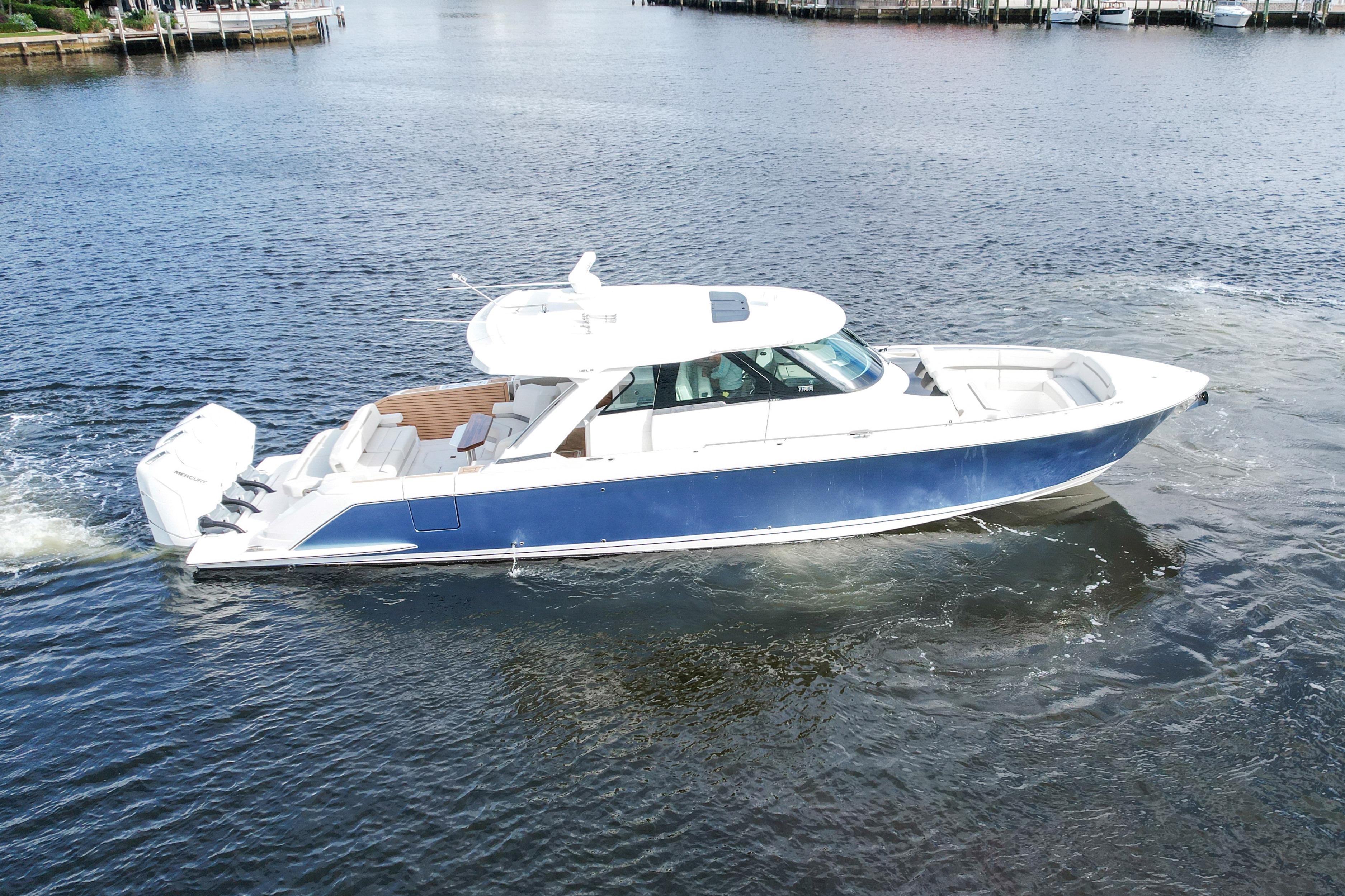 2022 Tiara Yachts 48 LS