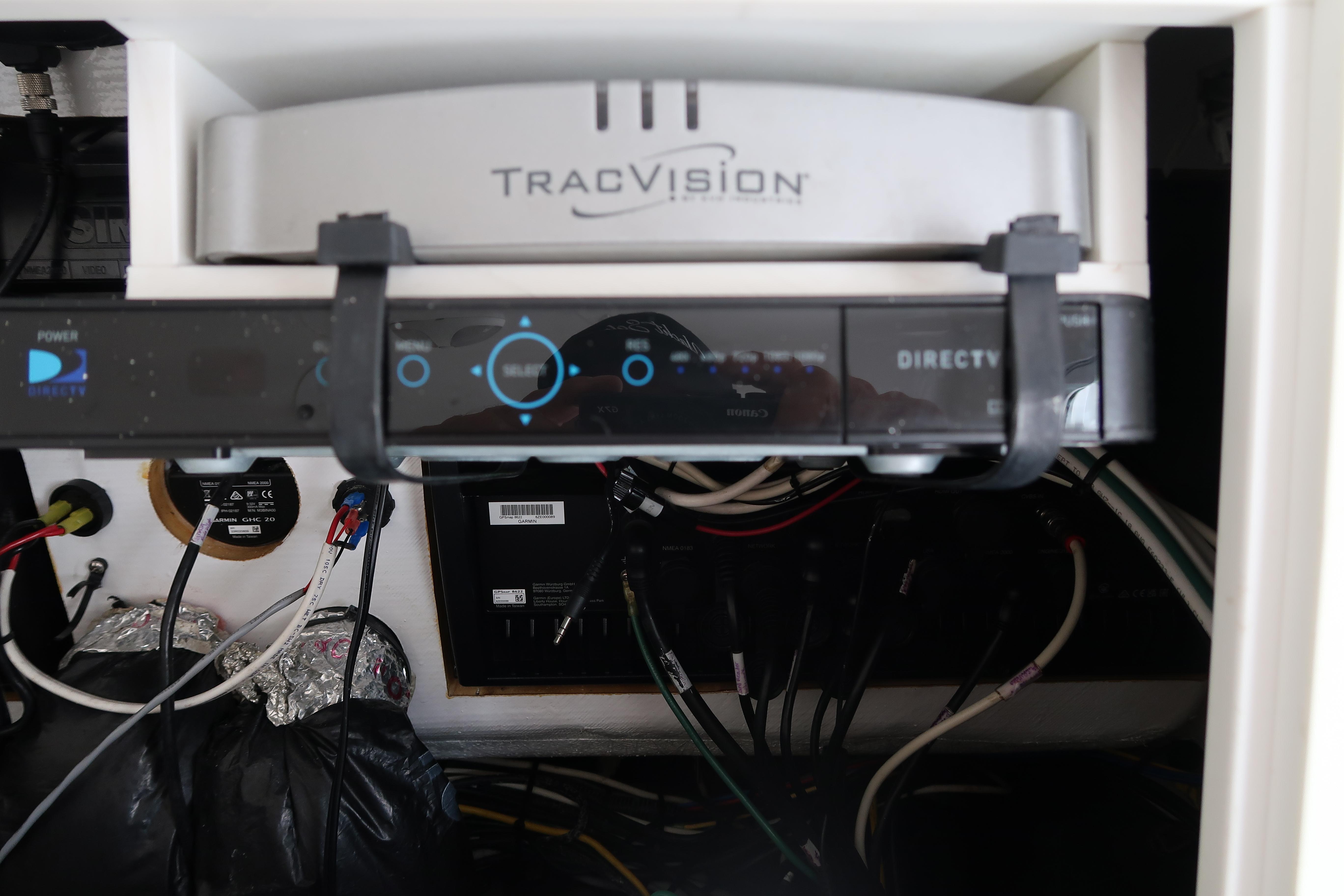 Satellite TV and electronics setup on a 2016 Invincible 42 Open Fisherman boat.