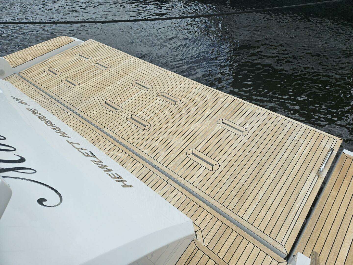 2022 Azimut 66 - Image 10