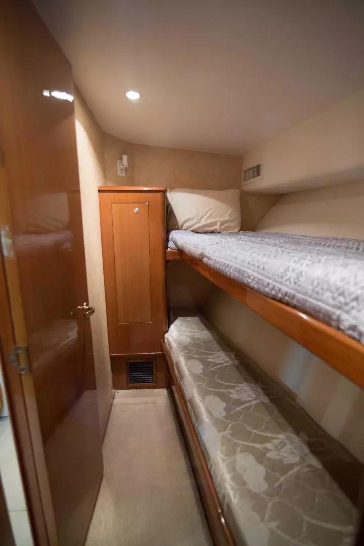 2001 Viking 50 Express - Image 17