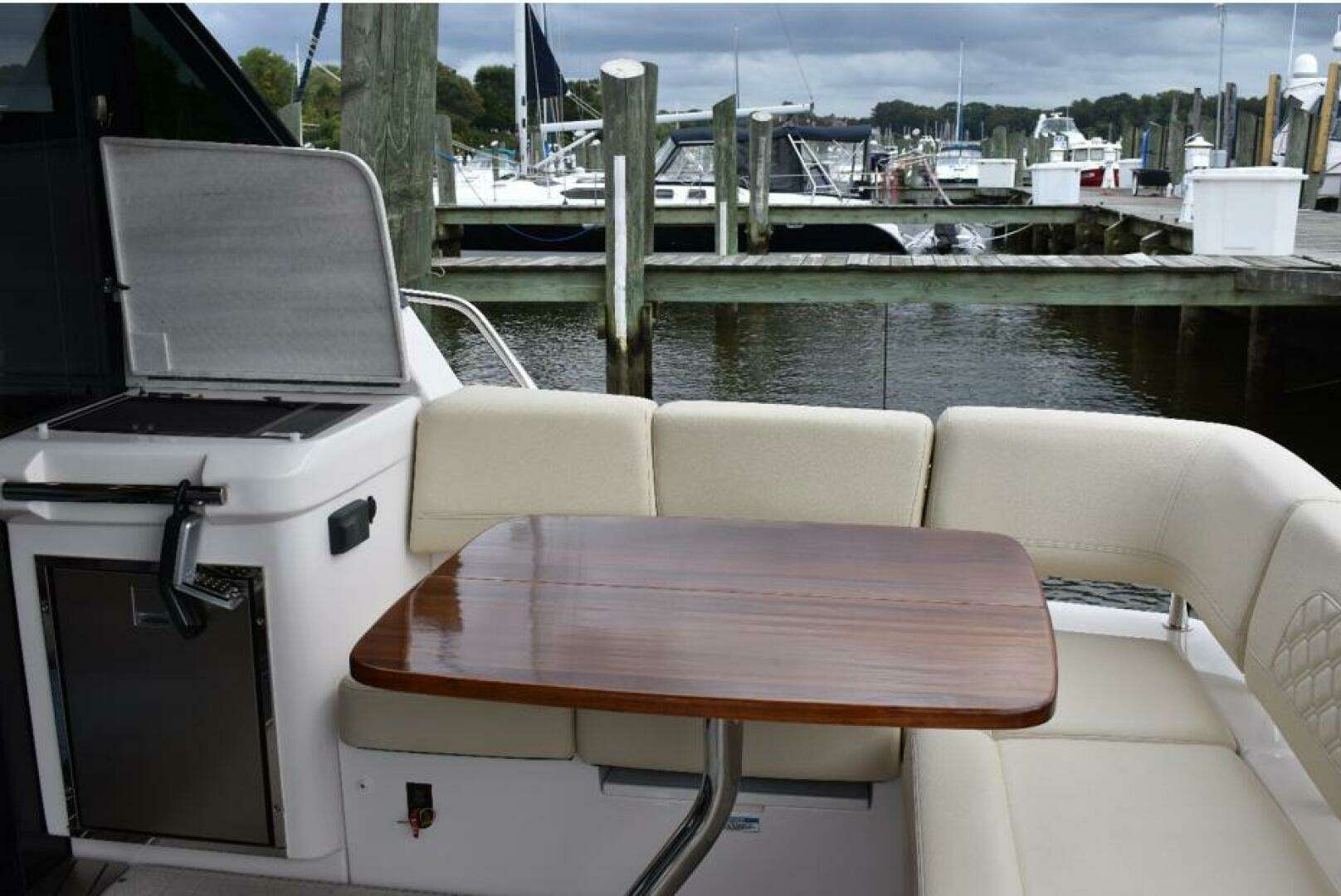 2021 Regal 42 Fly - Image 41