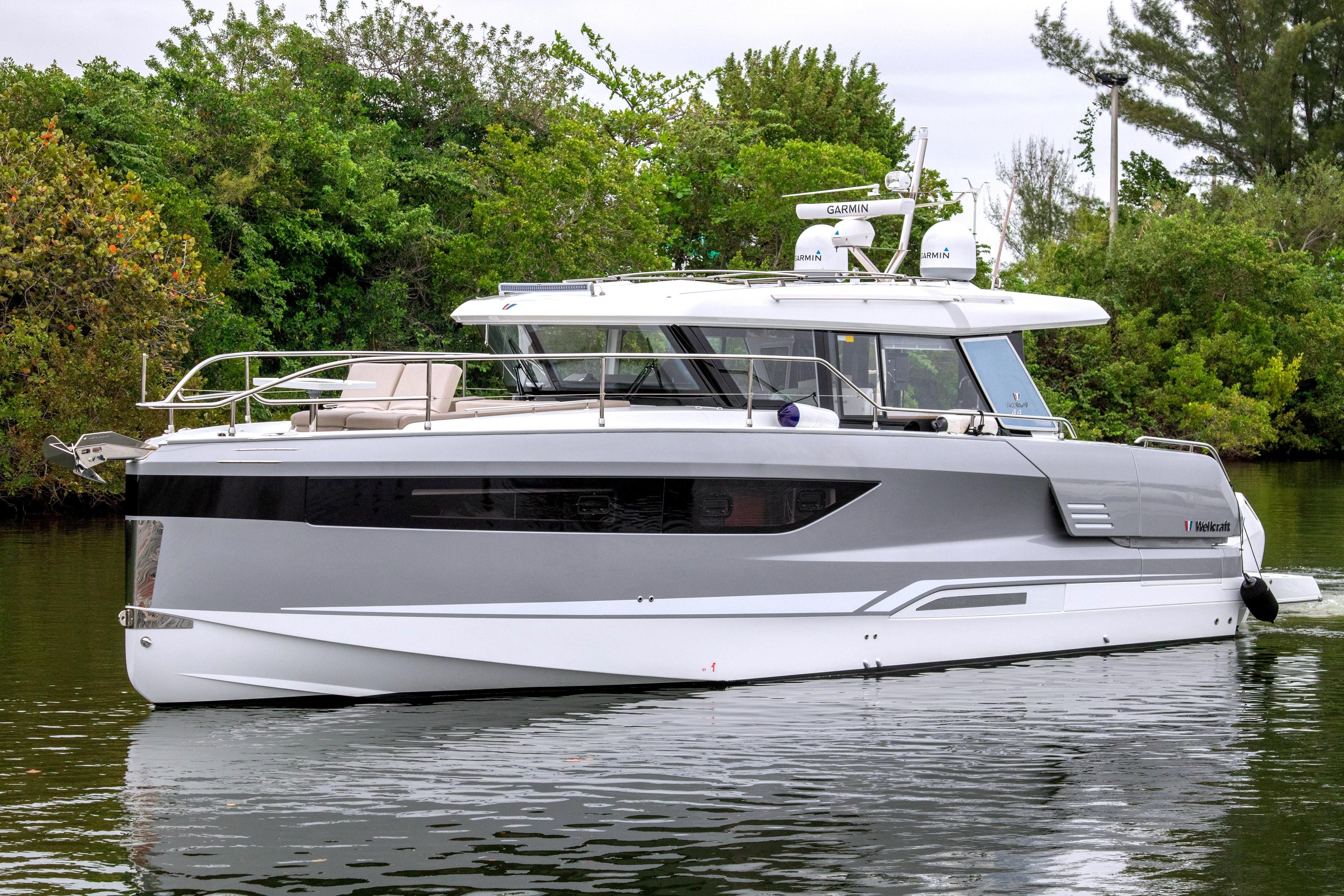 2026 Wellcraft 44 Explorer
