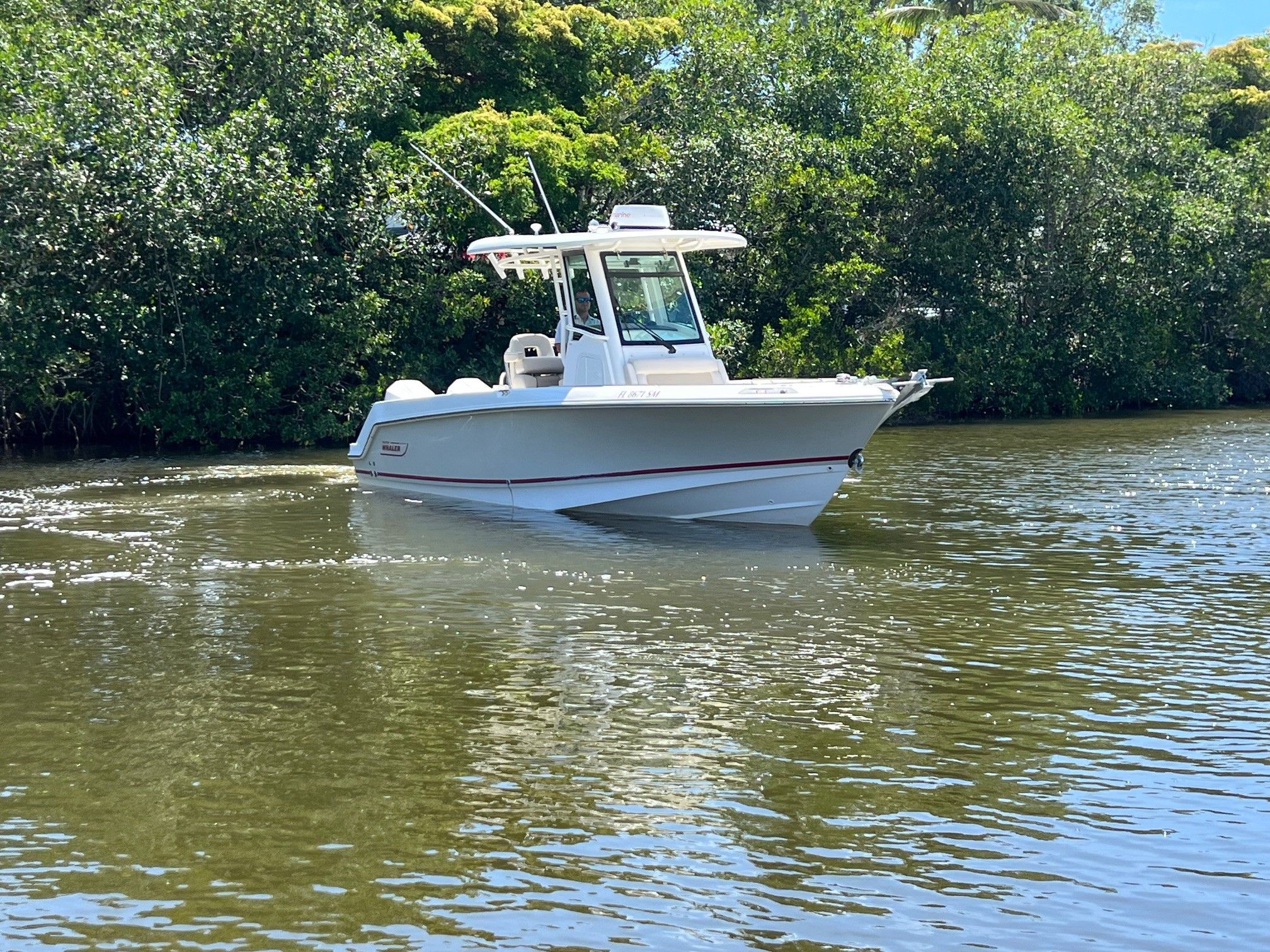 2019 Boston Whaler 250 Outrage